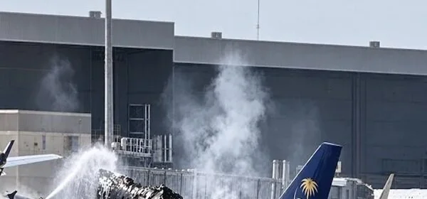 Riyadh airport closure extended after Yemeni strikes kill 14